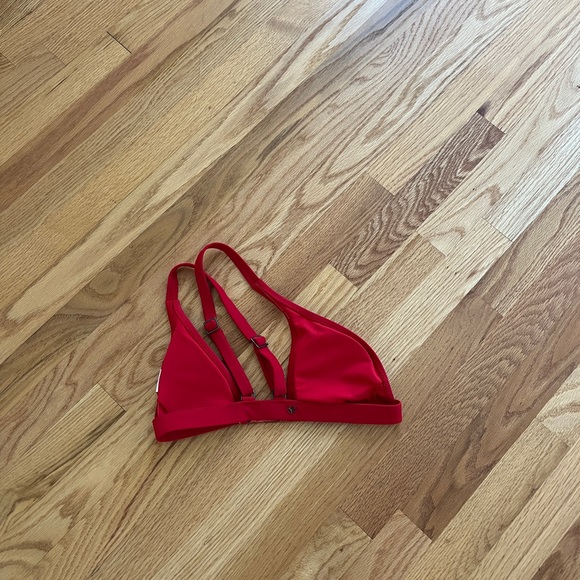 Off shoulder red bikini top - Picture 5 of 5